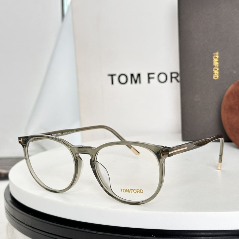 TOM FORD
